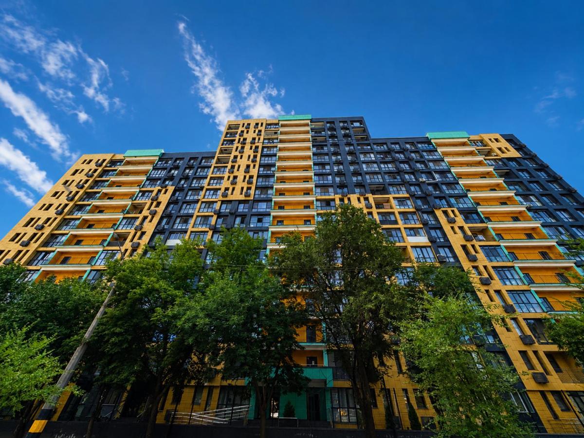 Светлая квартира рядом с Mega Alma-Ata в ЖК Heaven - B&B Almaty