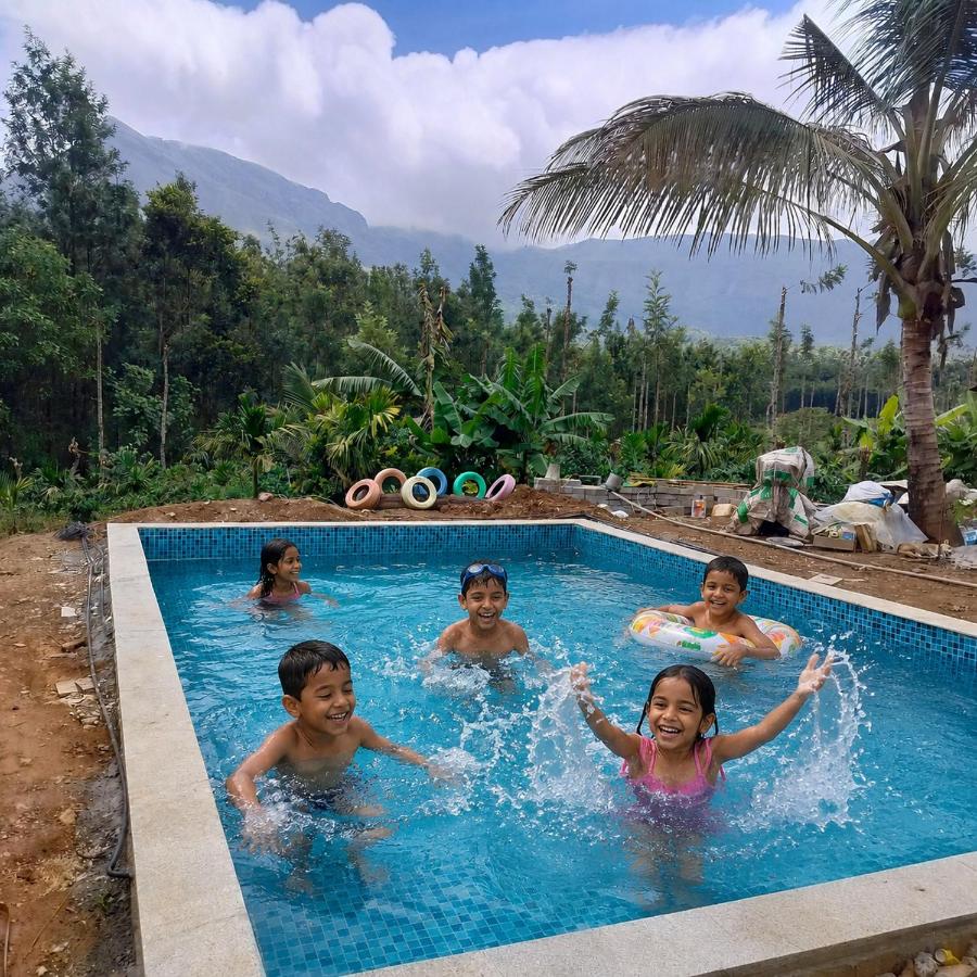 Giri Siri Hills View Homestay - Chambres d'hôtes Attigundi
