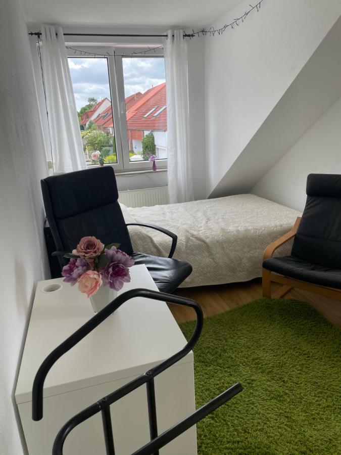 Messezimmer in ruhiger Lage - Bed and Breakfast Hannover
