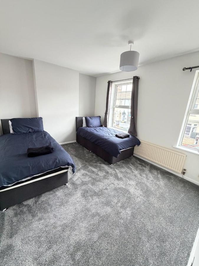 3 Bedroom House Contractor Friendly Long Stays Welcome - B&B Bedford