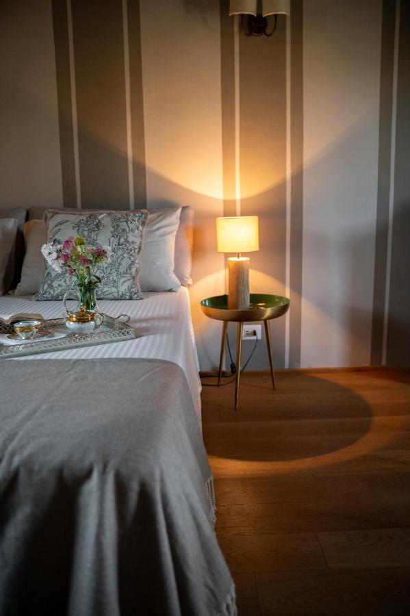 Peaceful Luxury Farmhouse - Stunning Alps Views - Chambres d'hôtes Saluces