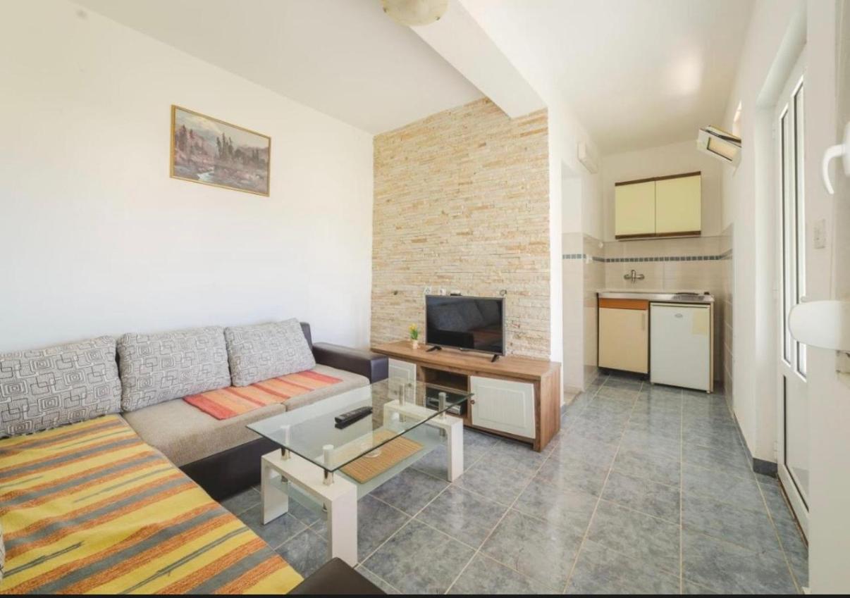Appartamento con 1 Camera da Letto, Balcone e Vista Mare