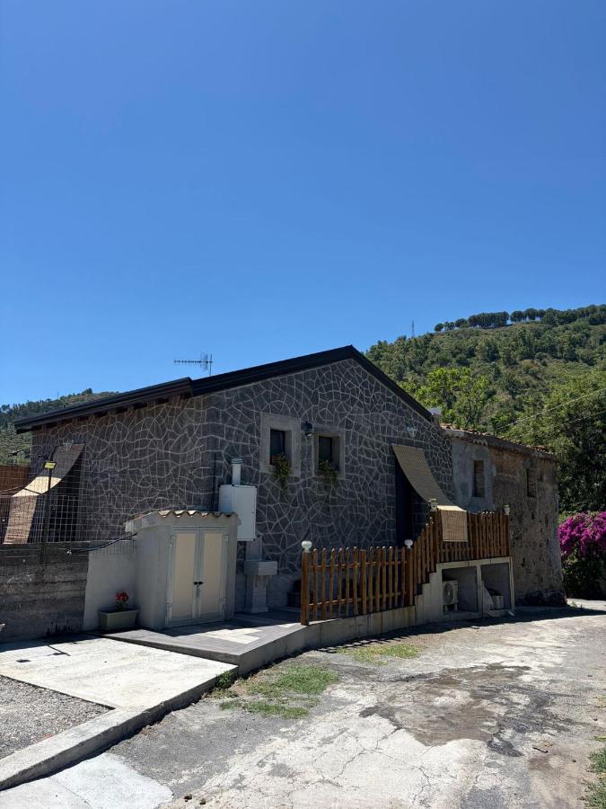 Alcantara Rooms - B&B Motta Camastra