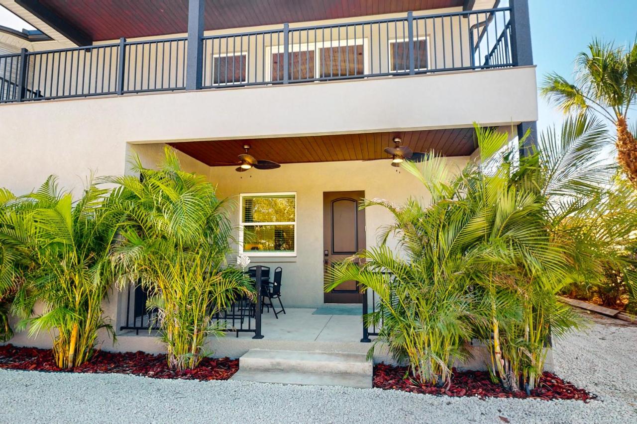 < 2 Mi to Indian Rocks Beach! Apt w/ Horses - B&B Oakhurst Terrace
