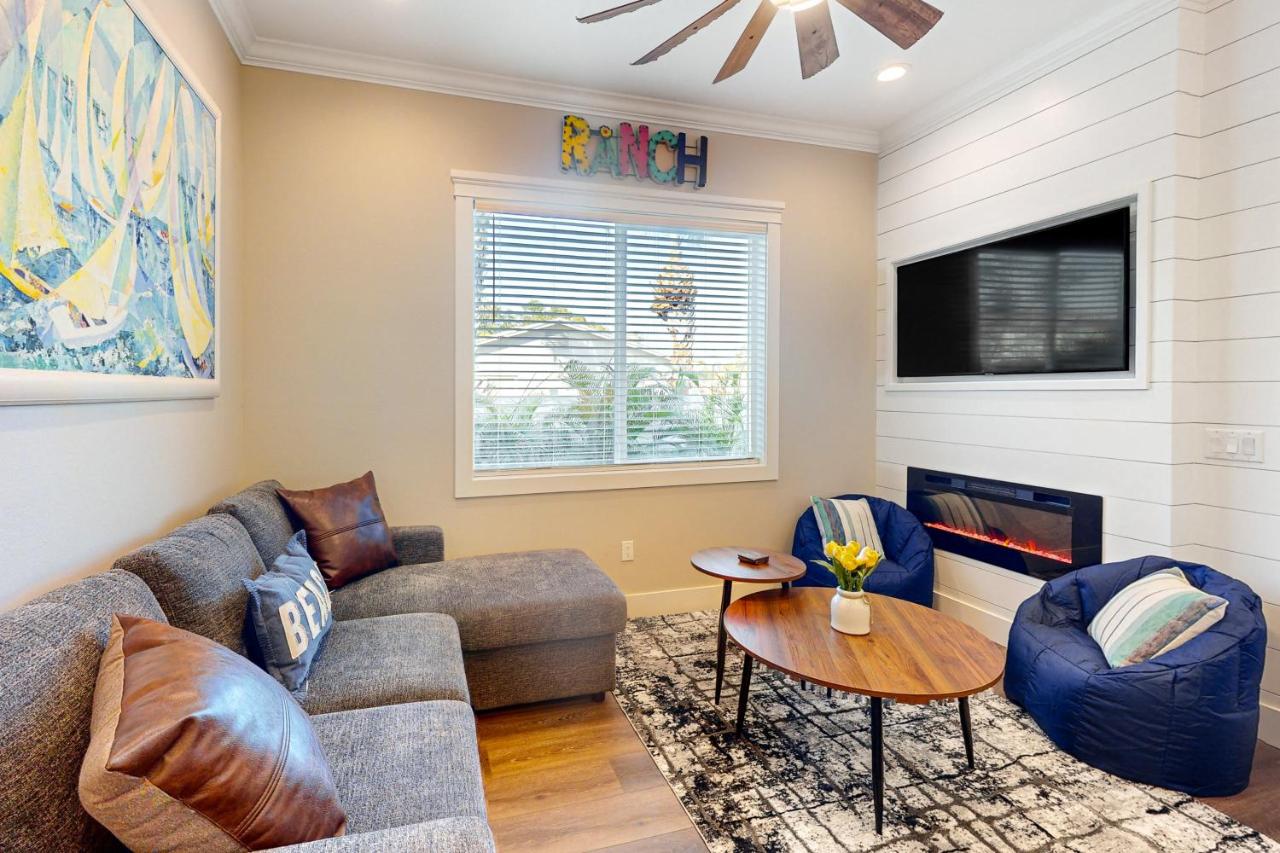 < 2 Mi to Indian Rocks Beach! Apt w/ Horses - B&B Oakhurst Terrace