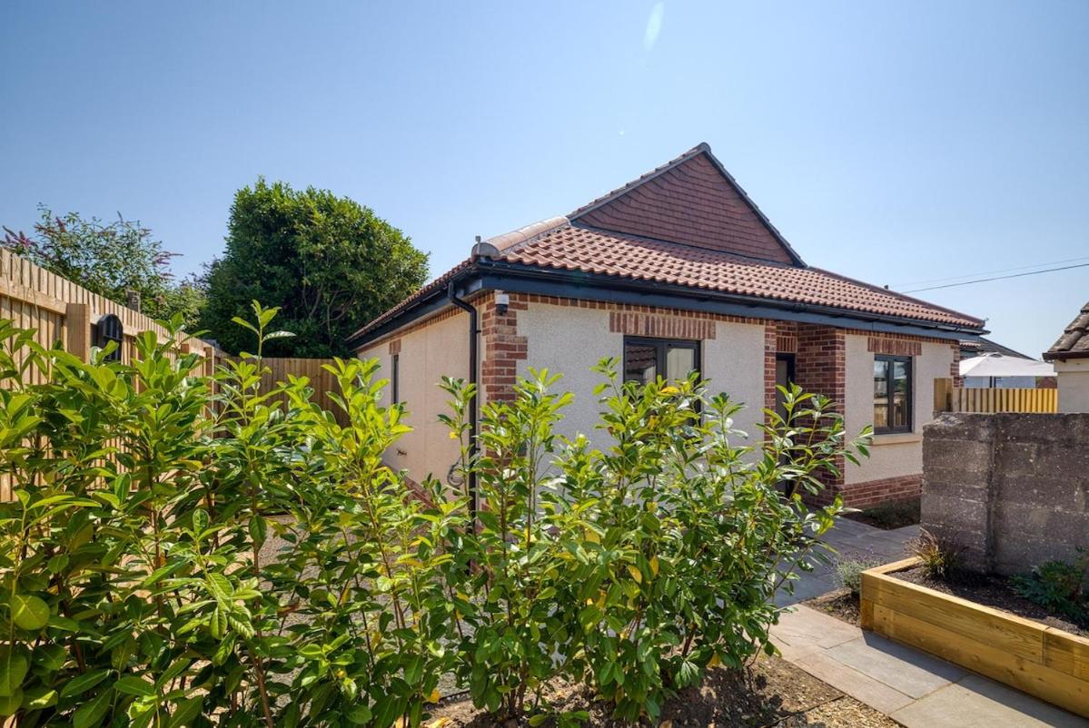 Wonderful Wells Retreat with Level Access and Hot Tub - B&B Wells