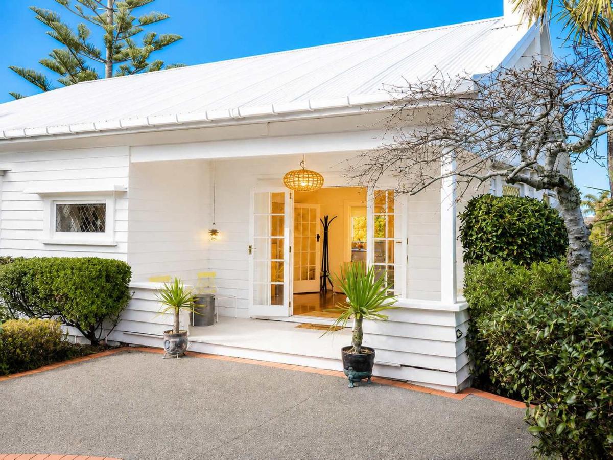Island Villa- Stay Waiheke - B&B Oneroa