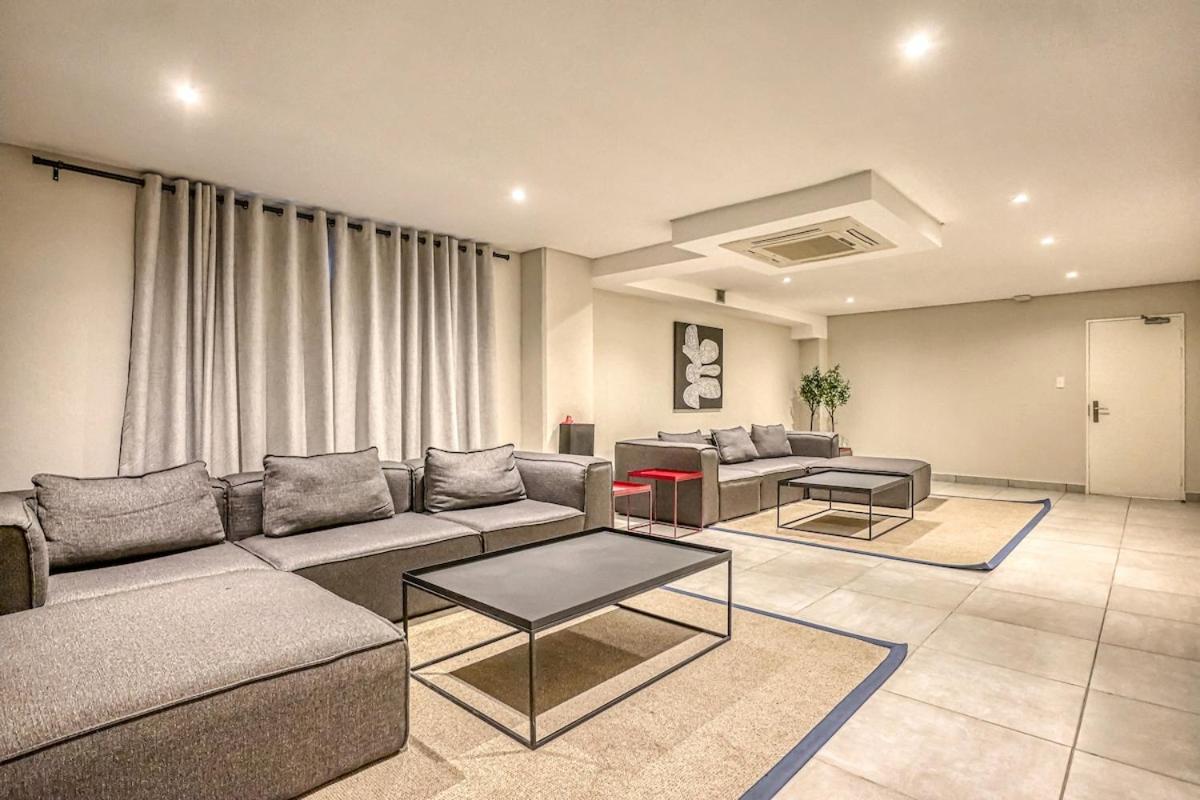 Stylish Apt with golf view-near Sandton & Rosebank - B&B Johannesburgo
