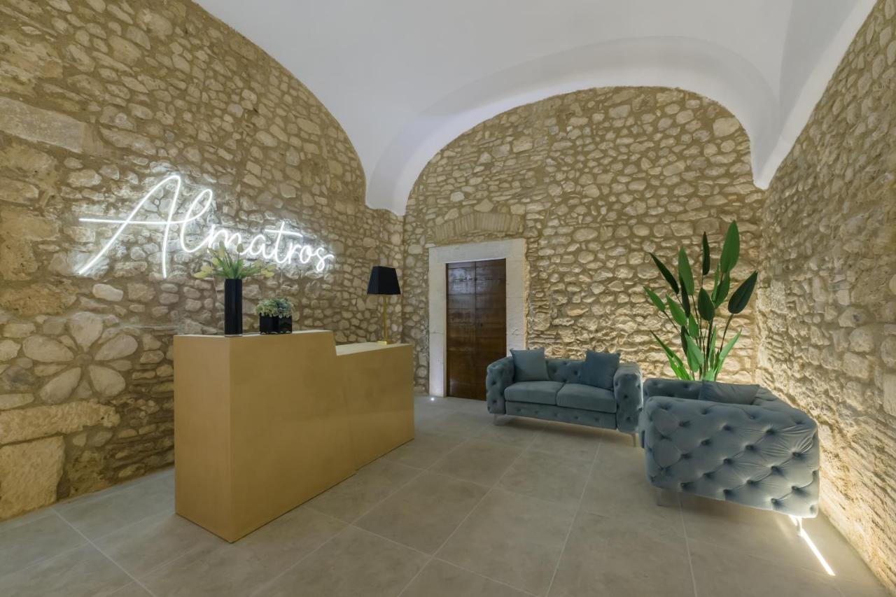 ALMATROS Design Suite Tormalina - Ferienwohnung Sulmona