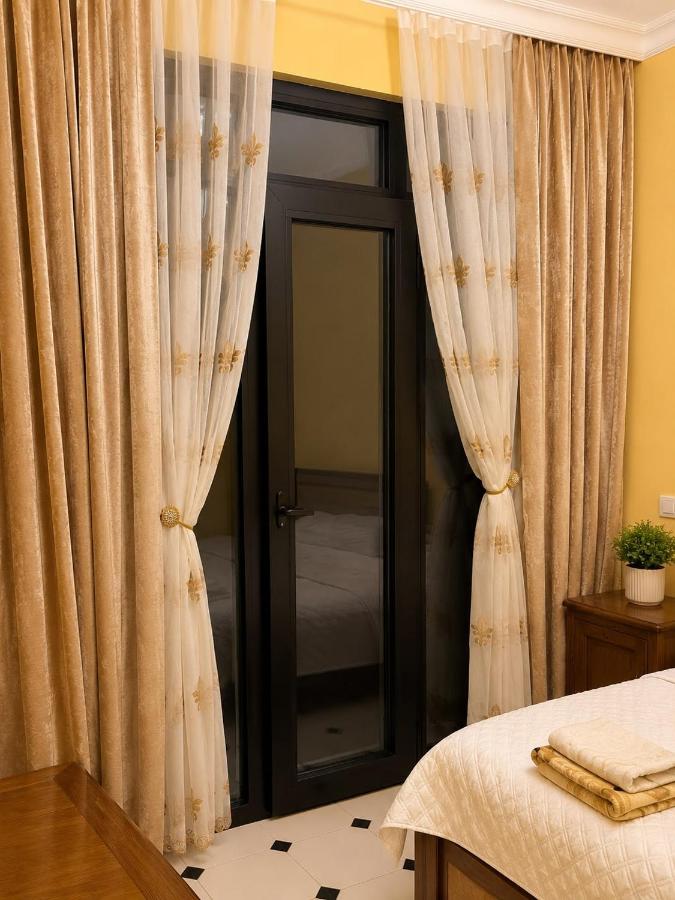 Four seasons - Ferienwohnung Kutaissi