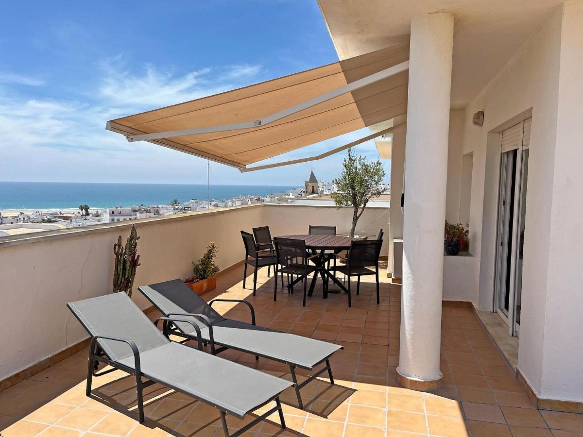 Terraza Trafalgar Apartamento tipo penthouse con enorme terraza y vistas al mar - Bed and Breakfast Conil de la Frontera