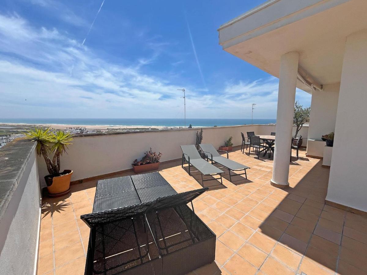Terraza Trafalgar Apartamento tipo penthouse con enorme terraza y vistas al mar - Bed and Breakfast Conil de la Frontera