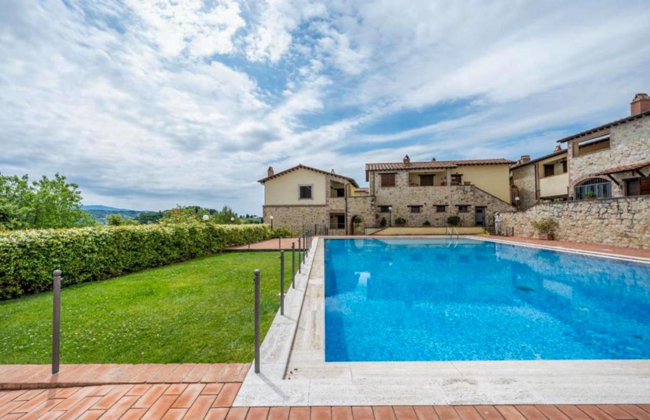 Borgo Jacopone Umbria Hillside Retreat with Pool - B&B Collazzone