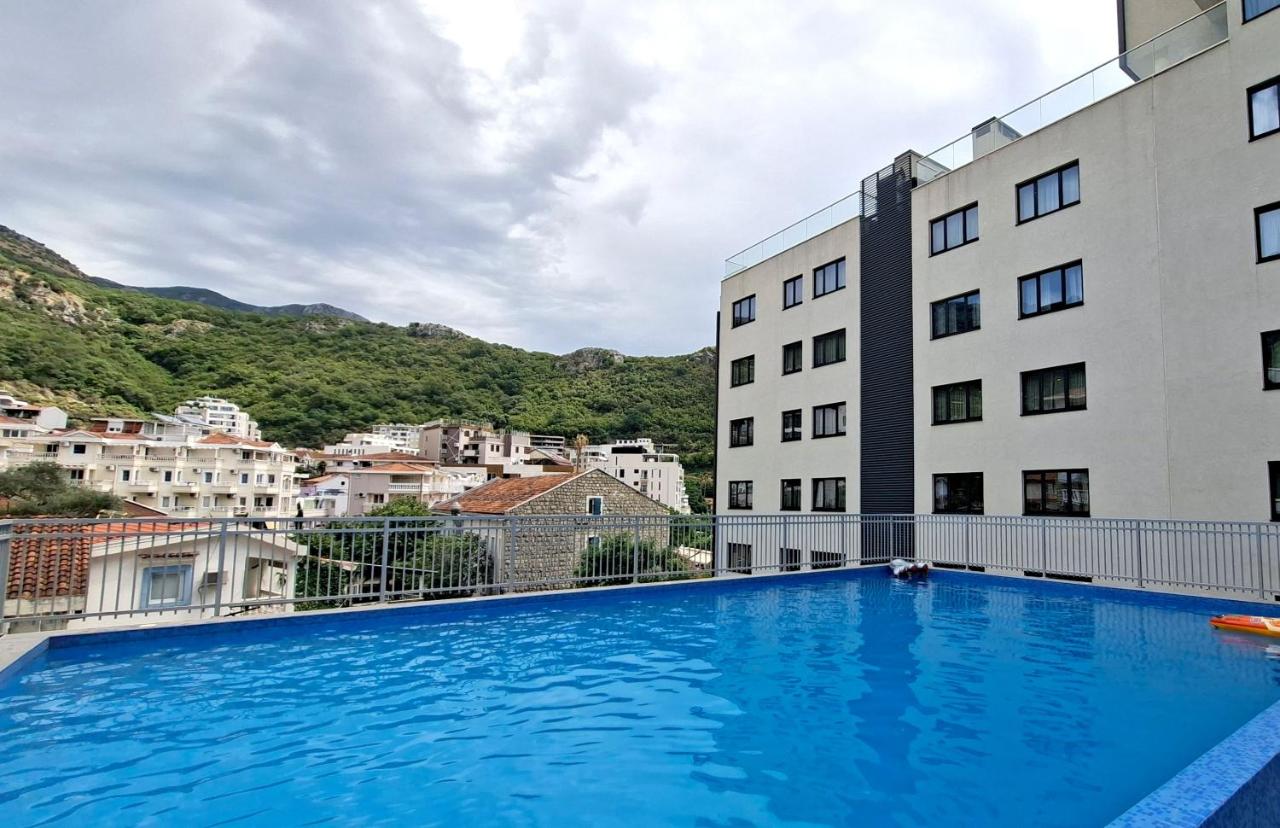 Luxury Two Bedroom Apartment Sunraf Residence - BeachFront & Pool - B&B Bečići