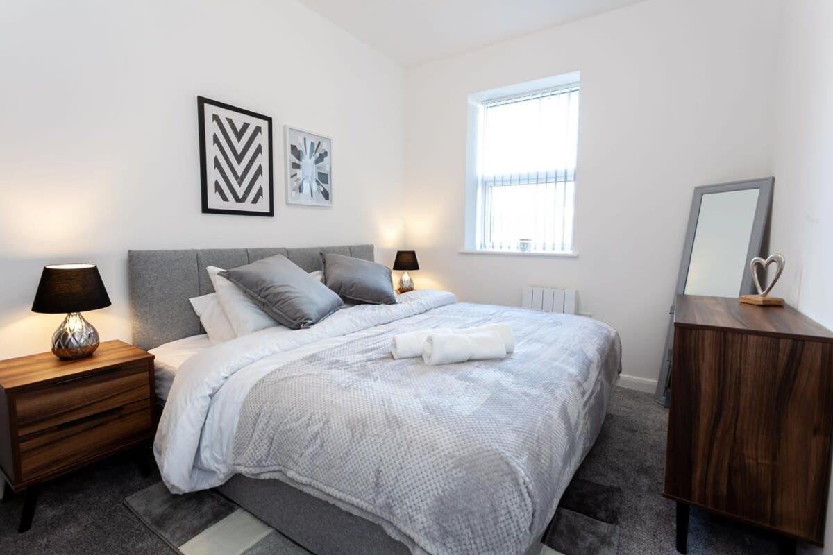 Modern 1BR Apt in Bolton Quick Manchester Train - B&B Bolton