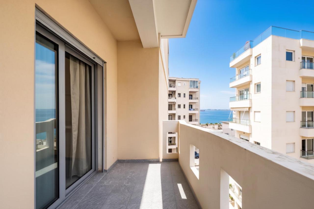 Apartamento de 2 dormitorios con balcón