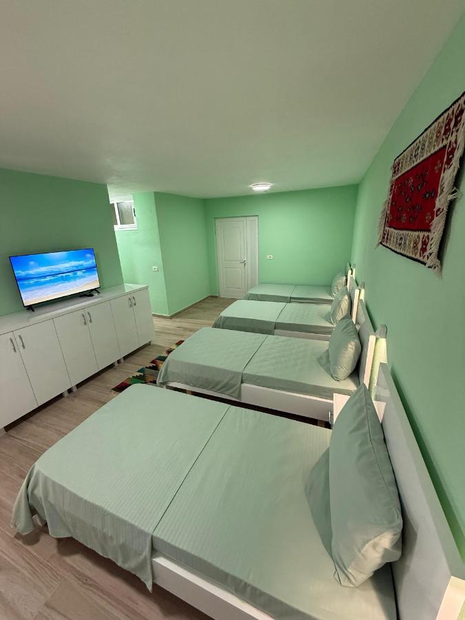 Bujtina e Qilimave - B&B Zogaj
