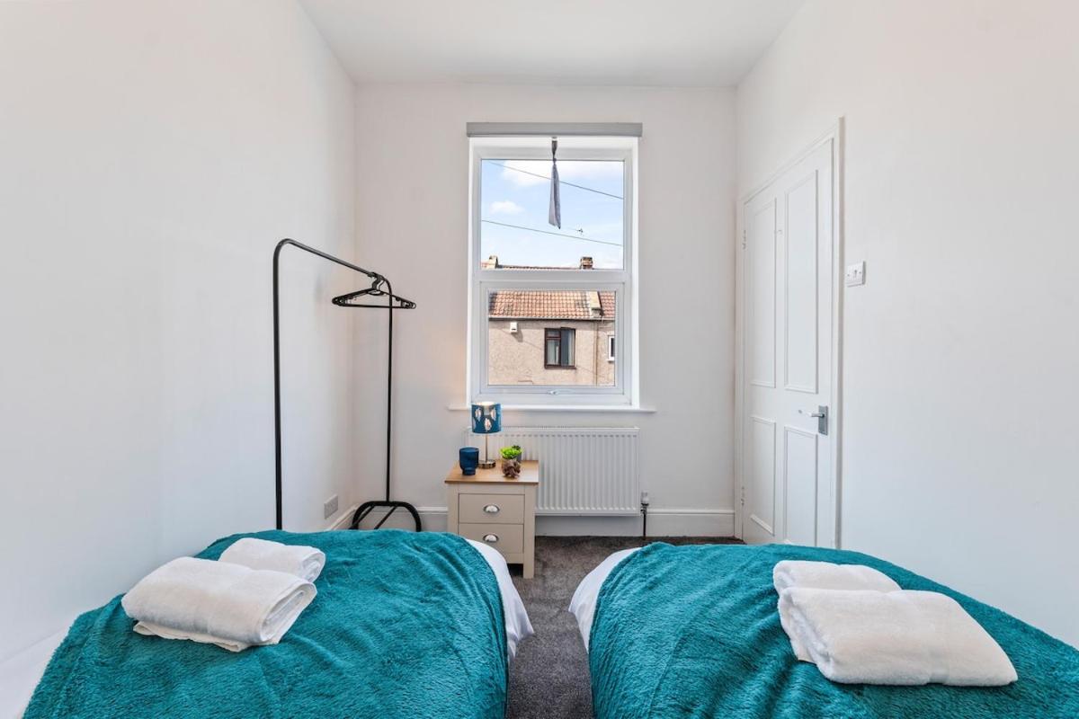 4-Bed Home, Sleeps 8, 3 Bathrooms, Wi-Fi - B&B Bristol