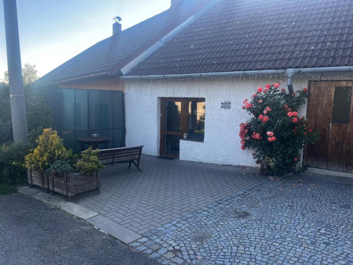 NOVODVORSKÝ APARTMÁN SÁRA - B&B Nové Dvory