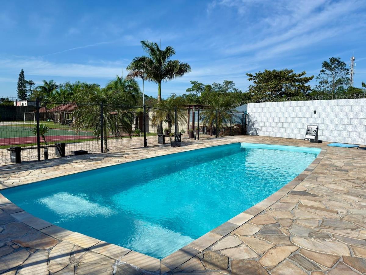 Studio a 400 metros do mar com banheira e piscina - Bed and Breakfast Matinhos