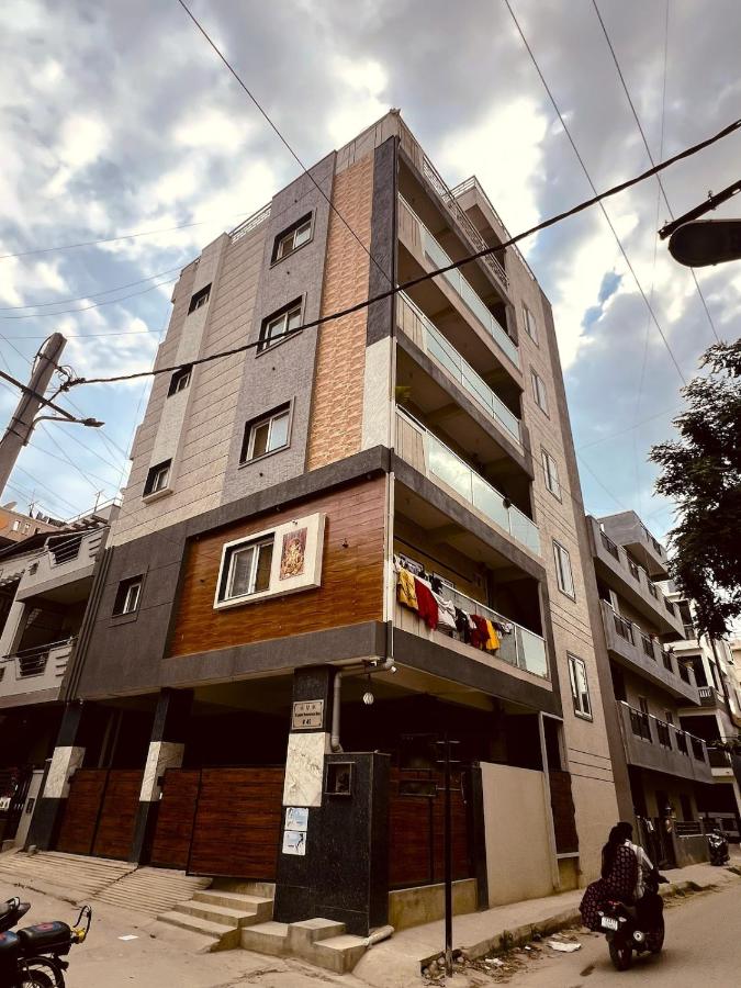 Cocostay Premium 2BHK HSR-Sarjapur Rd WiFi AC Kitchen - B&B Bengaluru