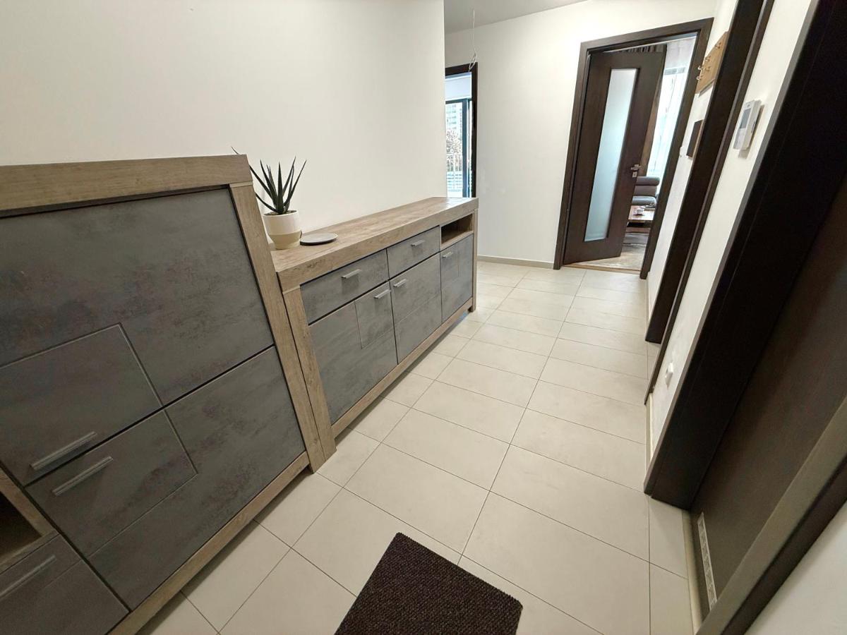 Klement Apartment - 150m Škoda Muzeum - 2 Bedroom - Chambres d'hôtes Mladá Boleslav