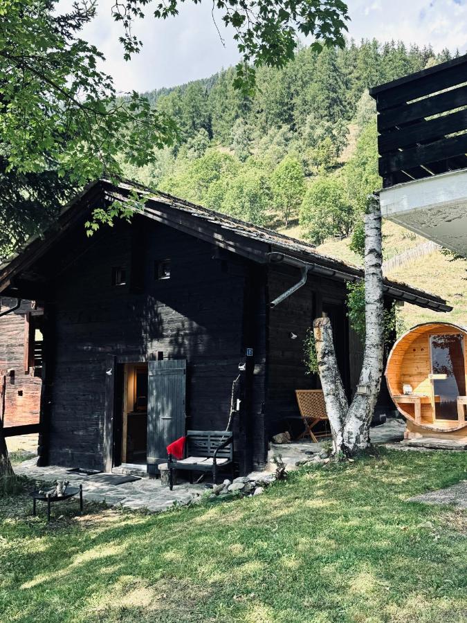 Hüttli Chalet Weitblick 10 Minuten zur Skigondel und Aletschgletscher - Chambres d'hôtes Naters