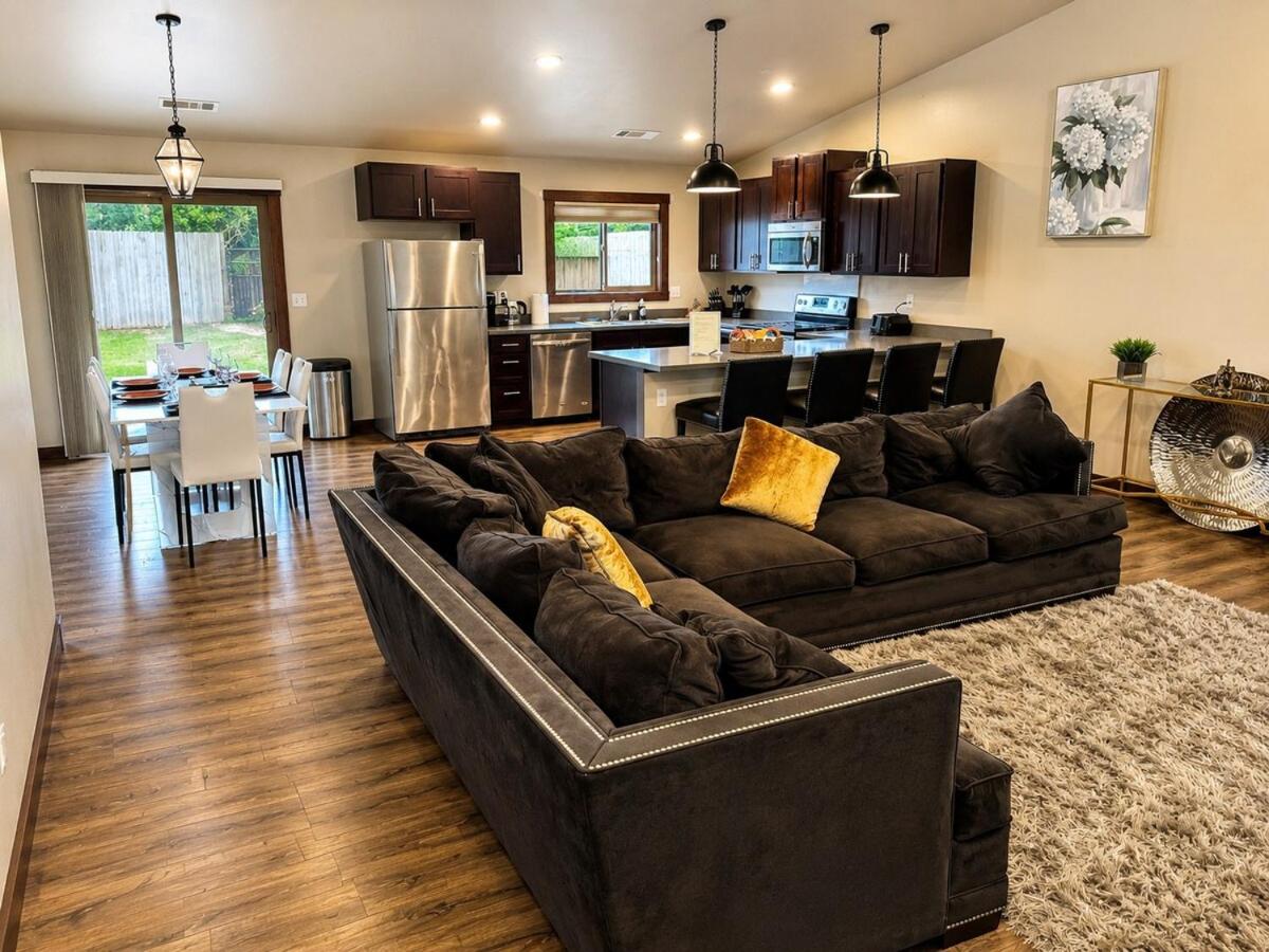 Elegant 3BR Fortuna Getaway - Bed and Breakfast Fortuna