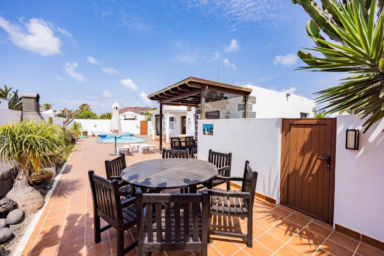 Utopia, villa 4 bedrooms, heated pool & complete privacy - B&B Playa Blanca