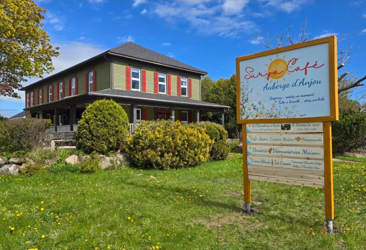 Auberge d'Anjou-Sūrya Café - B&B Petit-Rocher