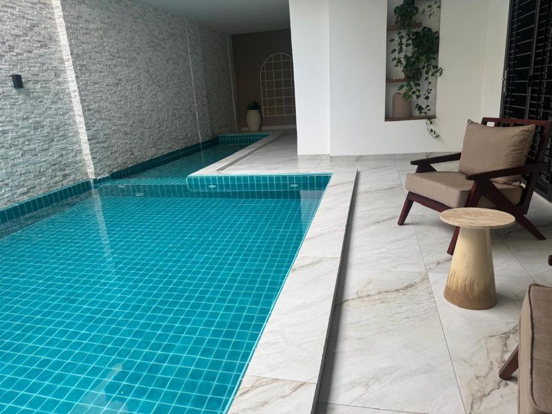 Terracotta Suite-Piscine-Salle de sport - B&B Dakar
