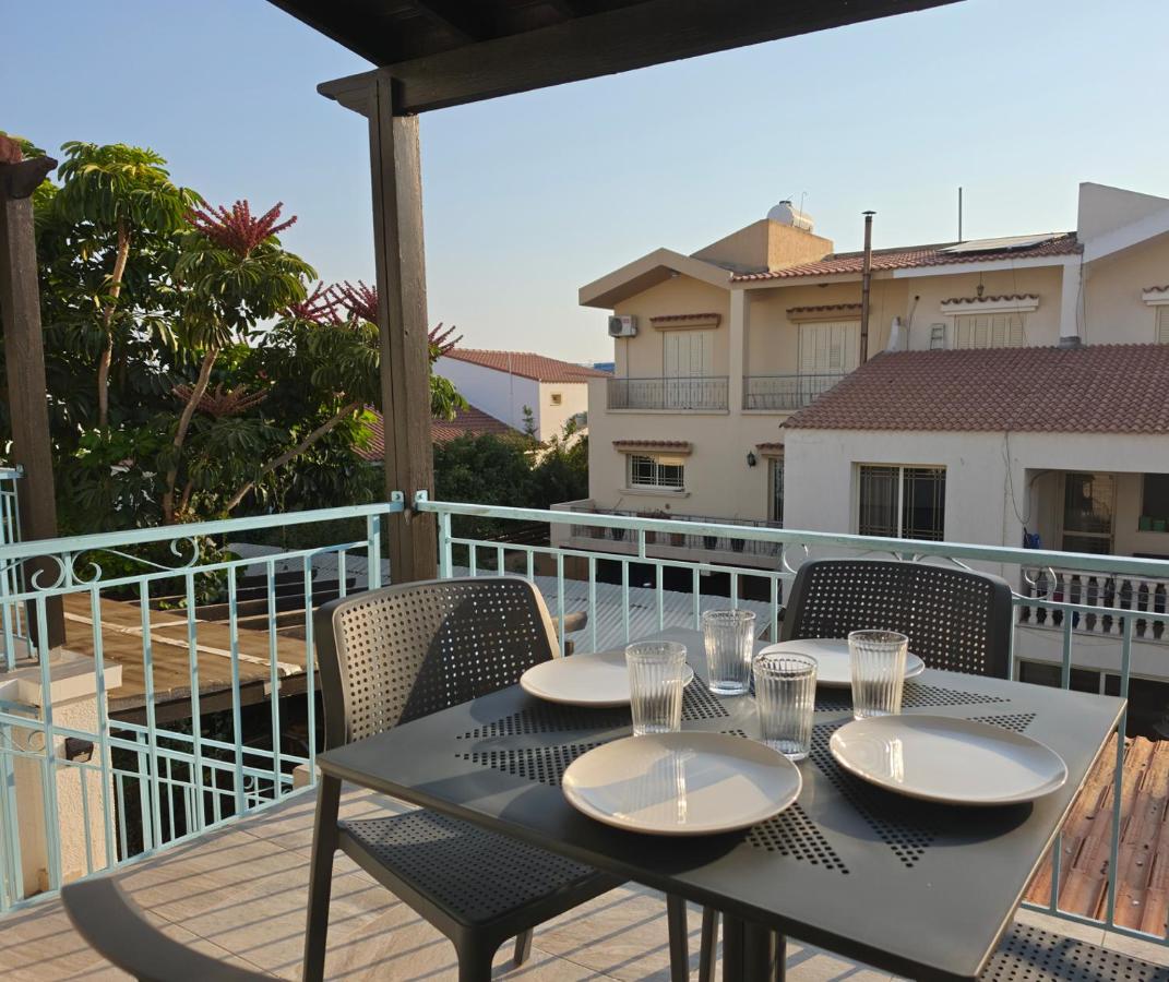Alma Mediterranean Family Suite 2BR and Sofa-bed - Chambres d'hôtes Voróklini