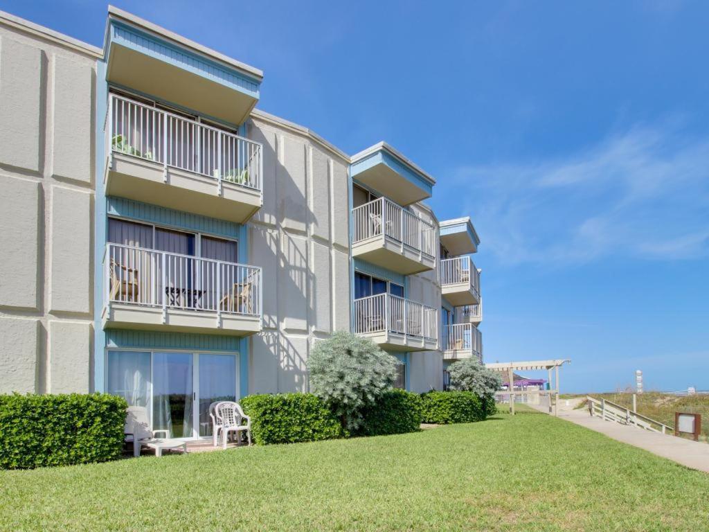 La Internacional Condominiums #210 - B&B