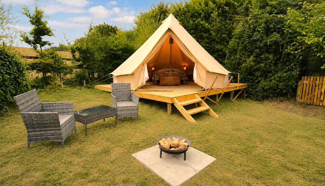 Valais View - Bell Tent with Pet Proof Garden - B&B Littleham