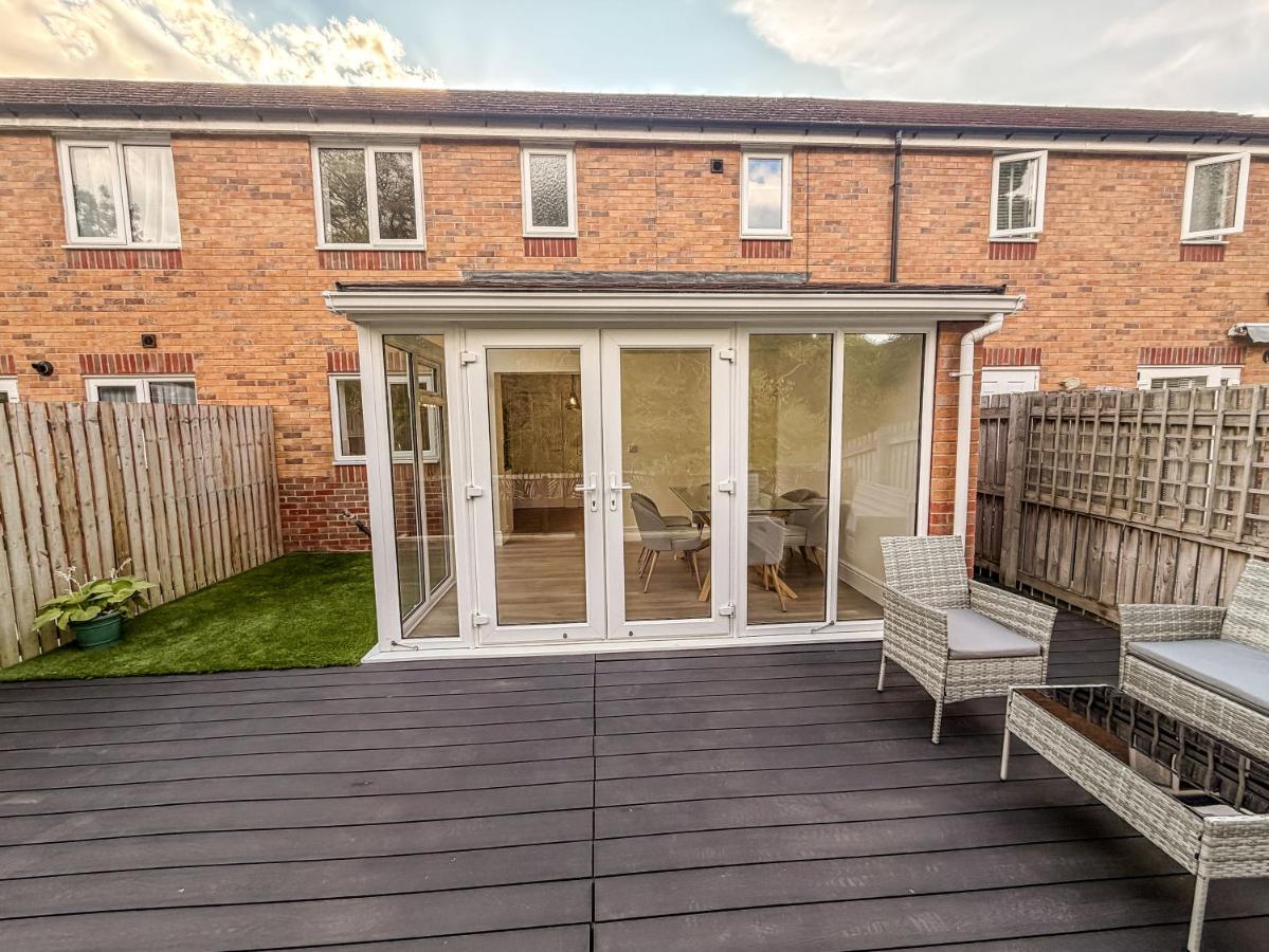 Modern Langold Home, 3-Bed, Sleeps 6, Parking - B&B Firbeck