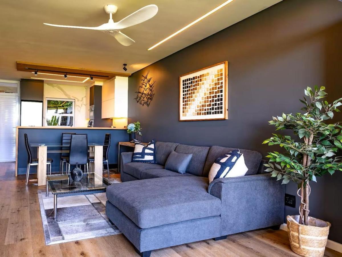 Luxury 2 bedroom apartment at Brookes Hill Suites - Bed and Breakfast Port Elizabeth