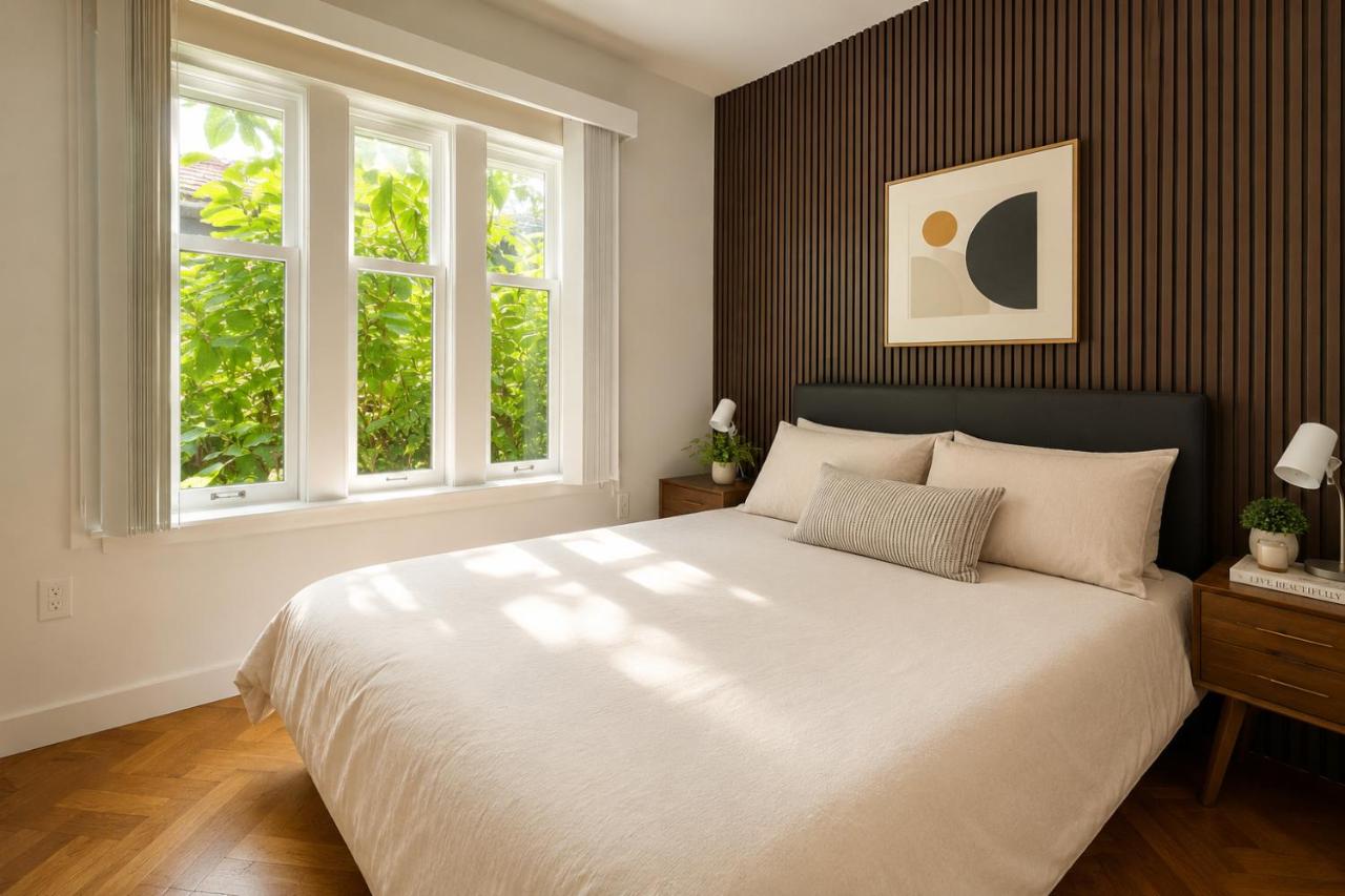 Elegant 2BR Downtown Stay Near English Bay - Chambres d'hôtes Vancouver