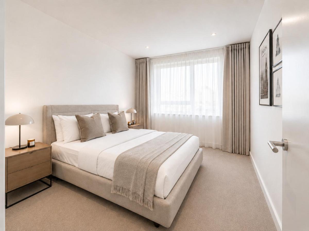 City Centre Designer Stay 2 Bed 2 Bath with Balcony - B&B London