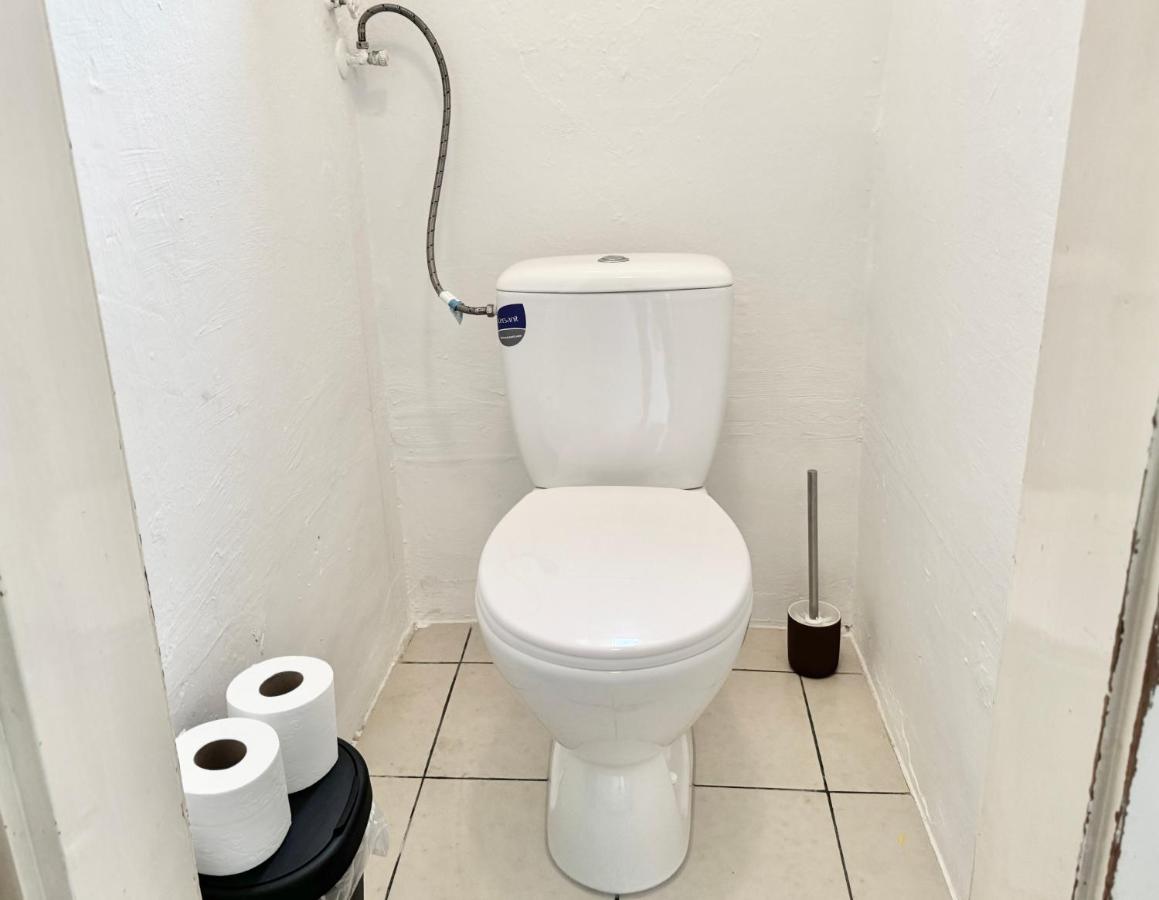 Spacious 5-Room Apartment with Free Parking - Ferienwohnung Wien