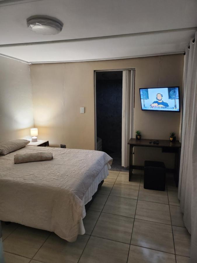 Hanca's Place - B&B Brookwood