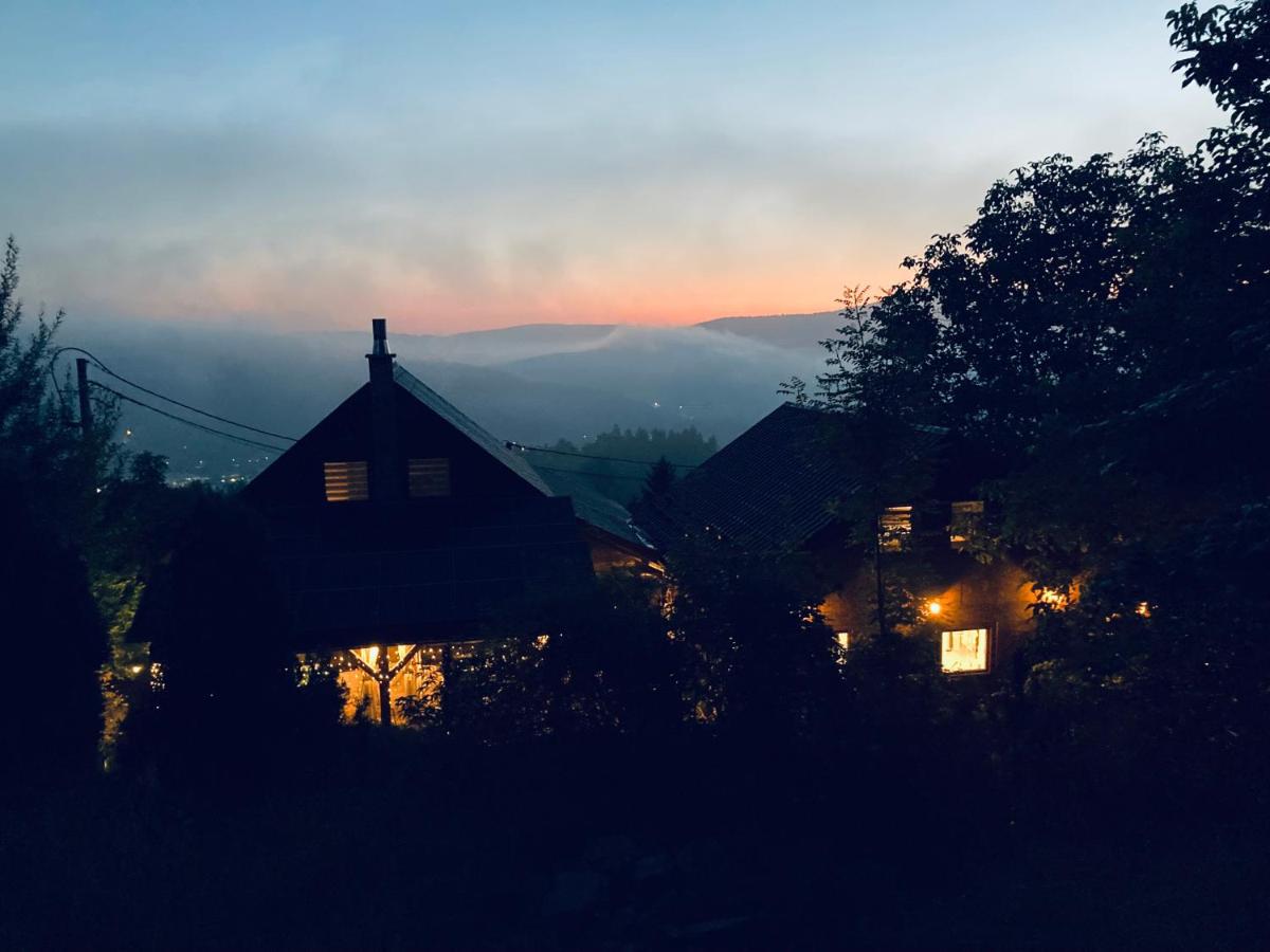 Domek Madib -Pokoj do wynajecia góry,nocleg Beskidy, widoki, jezioro, stadnina koni, grill, domek, apartament, wypoczynek, cisza, spokój, nocleg,pokój do wynajęcia Sucha Beskidzka - B&B Sucha Beskidzka