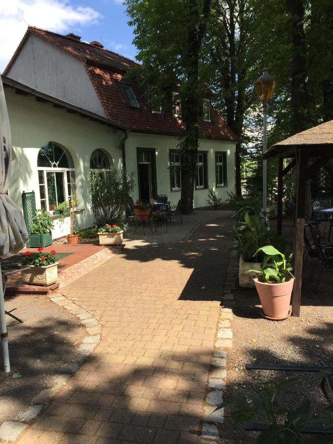 B&B Jüterbog - Bergschlößchen - Bed and Breakfast Jüterbog