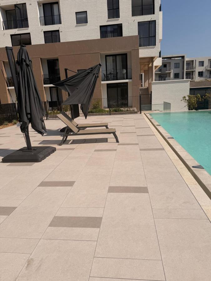 LUX UNIT-One BEDROOM APARTMENT With PS5 - B&B Johannesburg