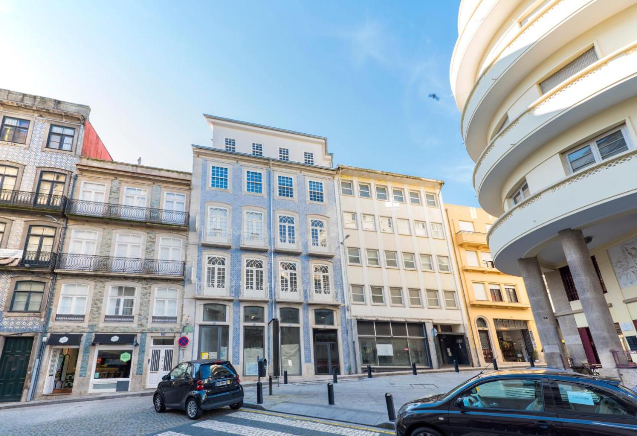 Bright Downtown Apartment - B&B Porto