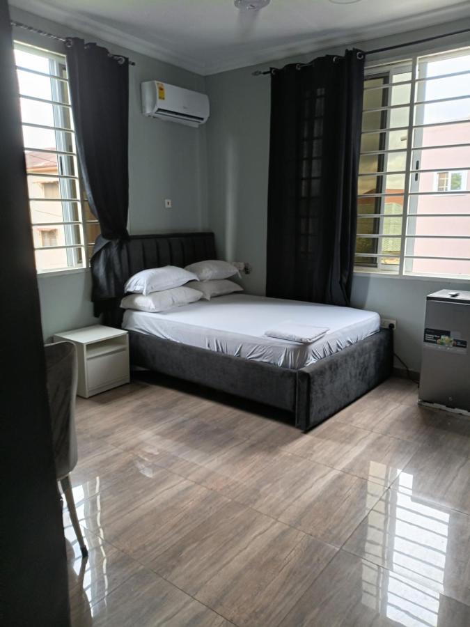 Emg inn - B&B Accra