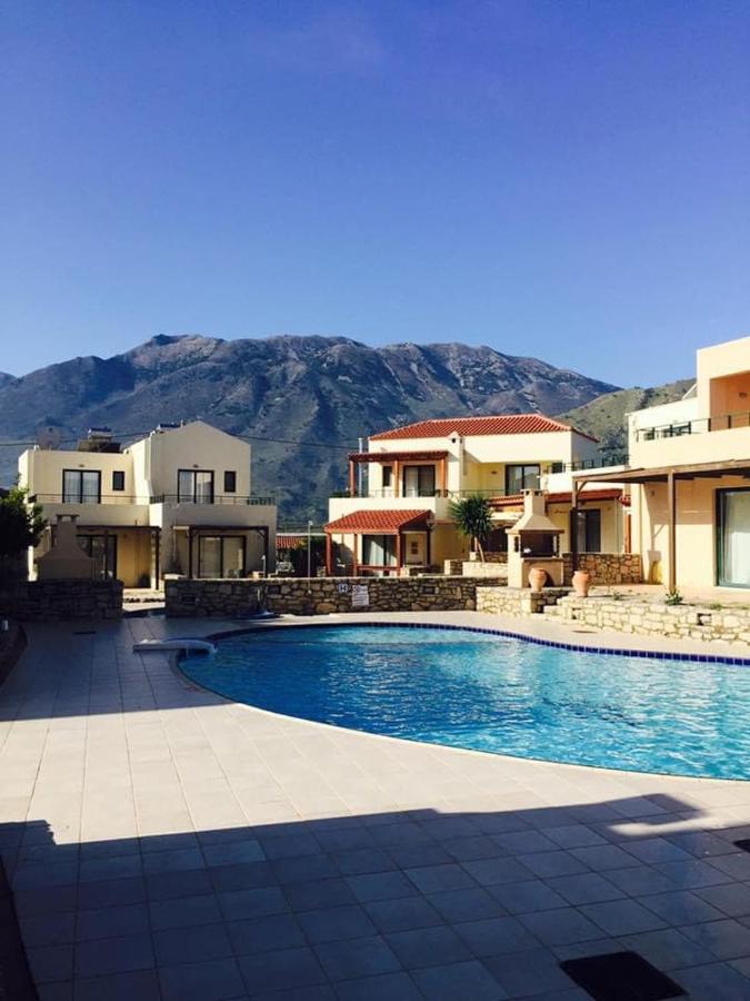 Villa Tone- velutstyrt villa med privat basseng og BBQ - Ferienwohnung Asprouliánoi