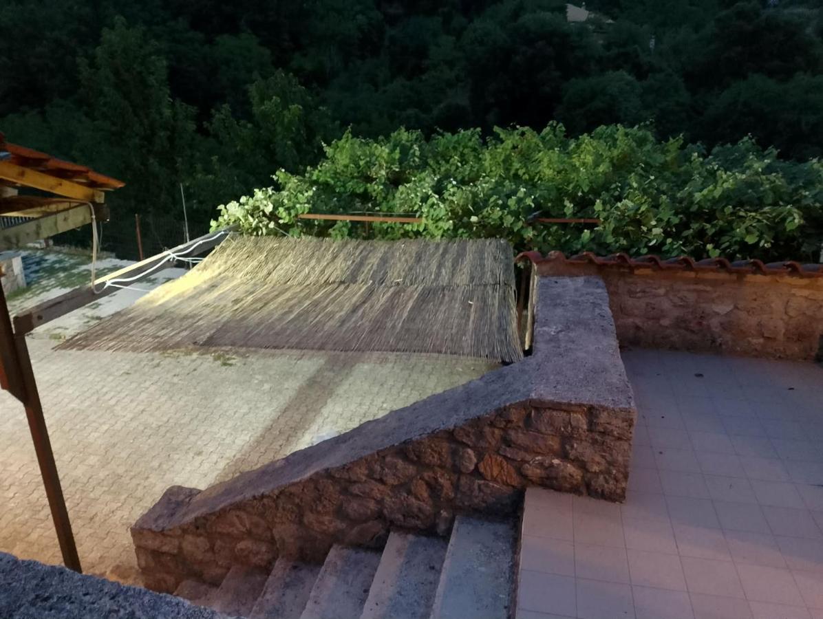 Το Πατρικό Μάστορα - Bed and Breakfast Koukoulioí