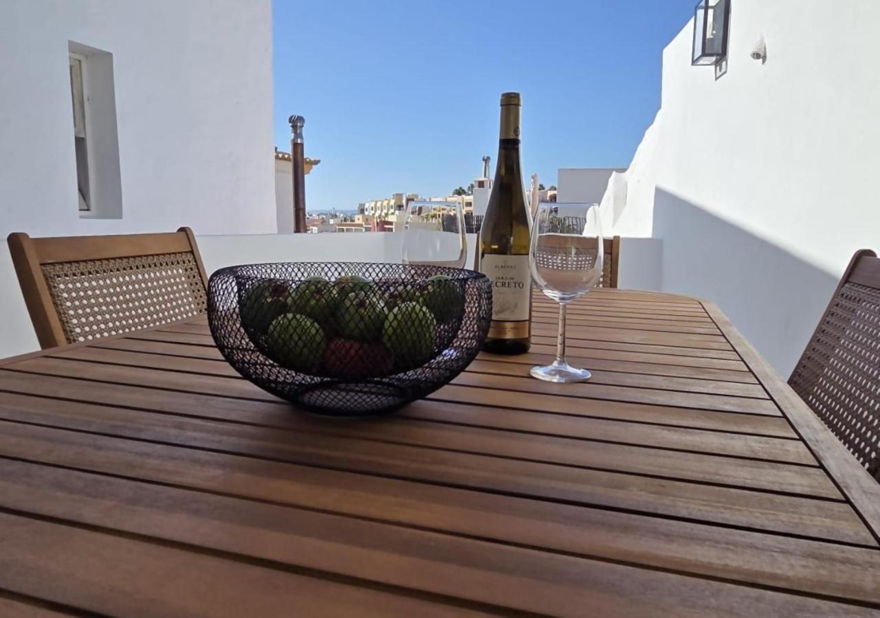Casa Lila l Casa típica com terraço em Ferragudo - B&B Ferragudo