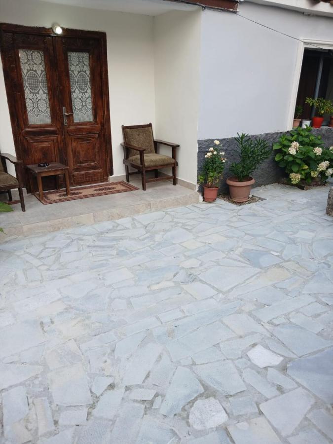 Home in village - B&B Korçë