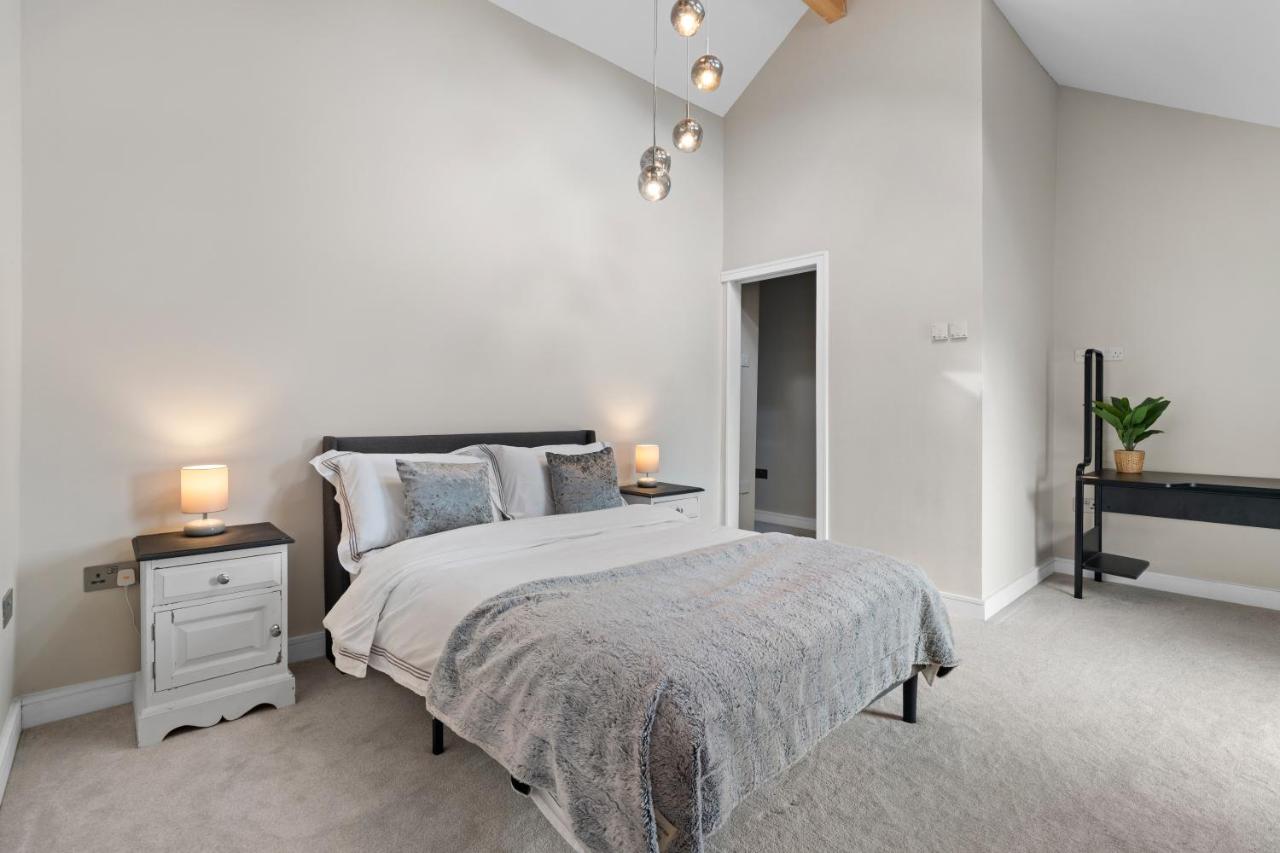 Own Room & En-suite in Wakefield in stunning House - B&B Wakefield